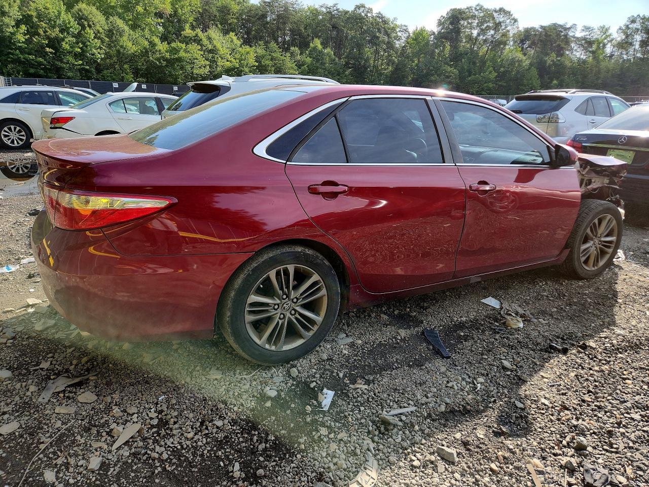 2017 Toyota Camry Se - Image 3