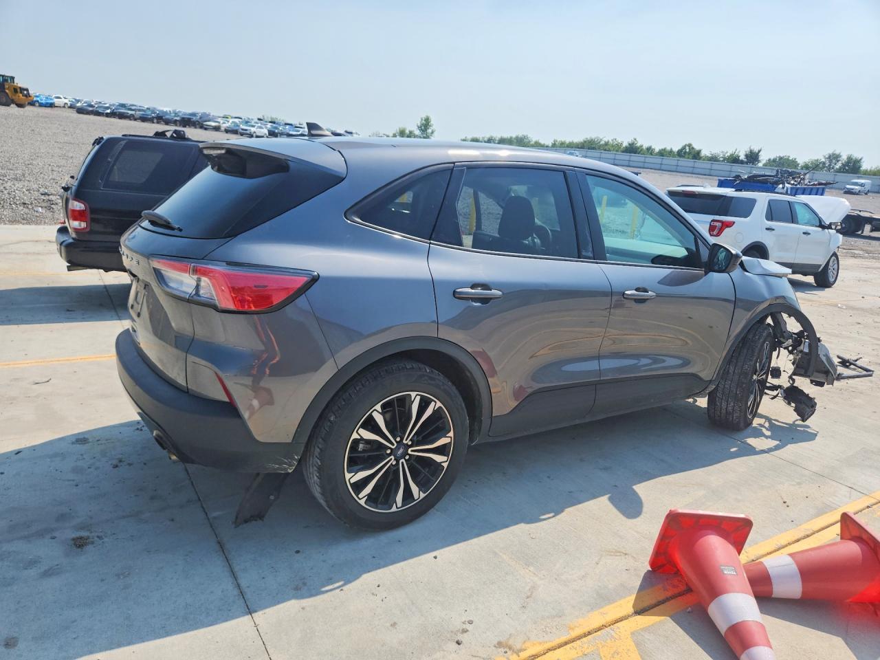 2021 Ford Escape Se - Фото 3