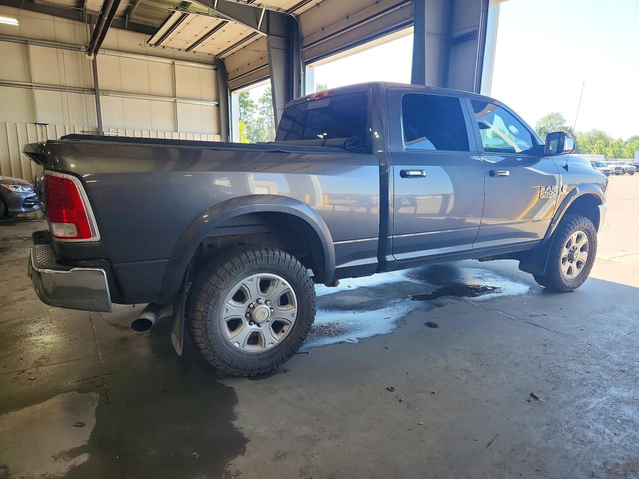 2015 Ram 2500 Laramie - Фото 3
