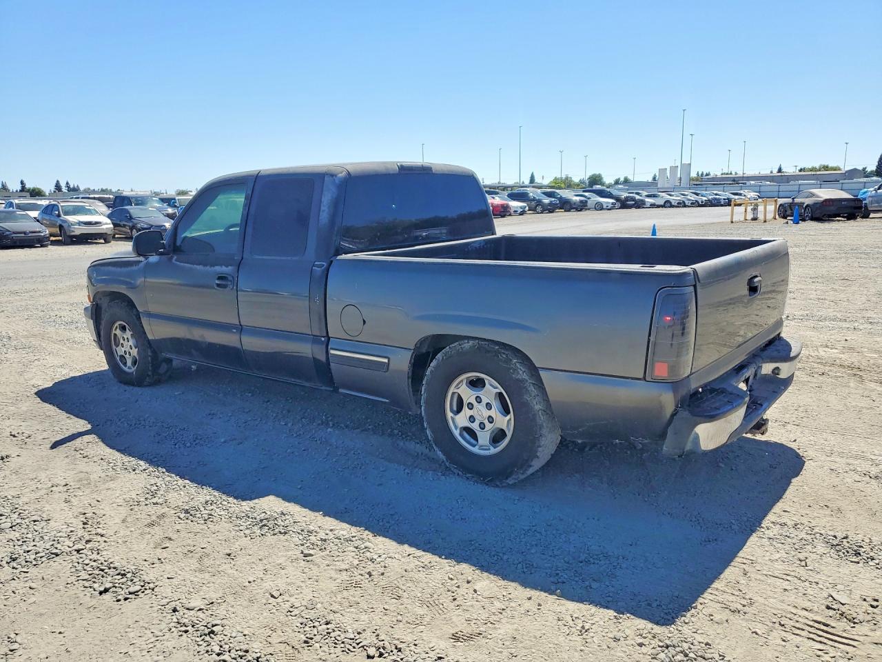 2001 Chevrolet Silverado C1500 - Фото 2