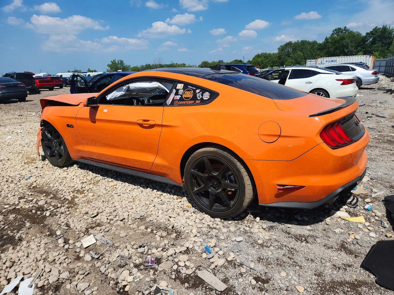 2020 Ford Mustang Gt - Фото 2