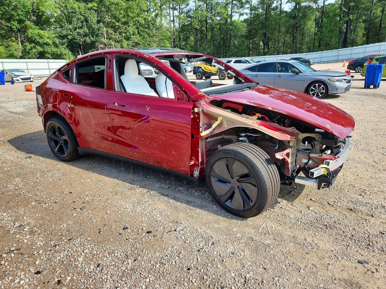 2026 Tesla Model Y - Фото 4