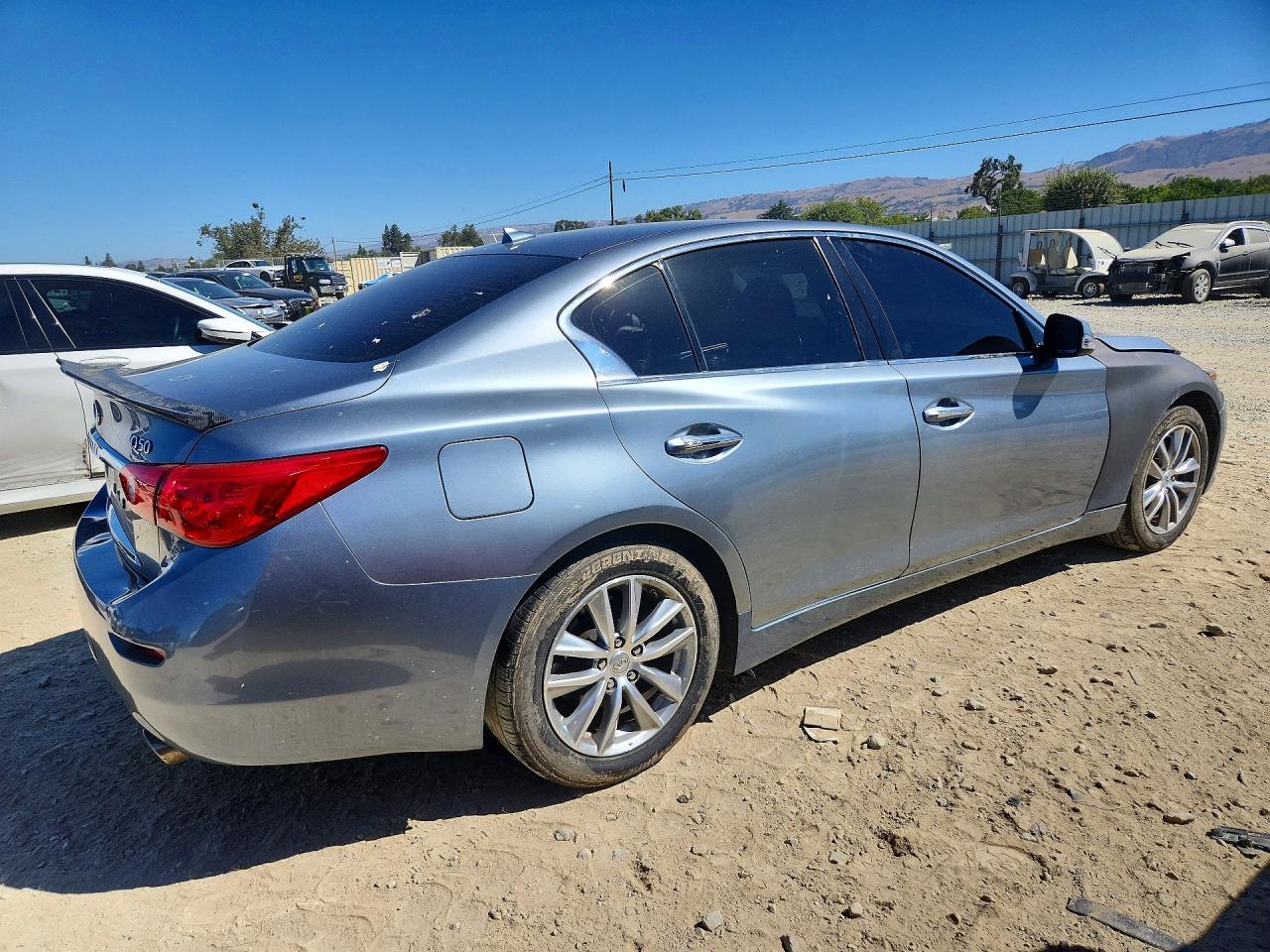 2017 Infiniti Q50 3.0T Premium - Фото 3