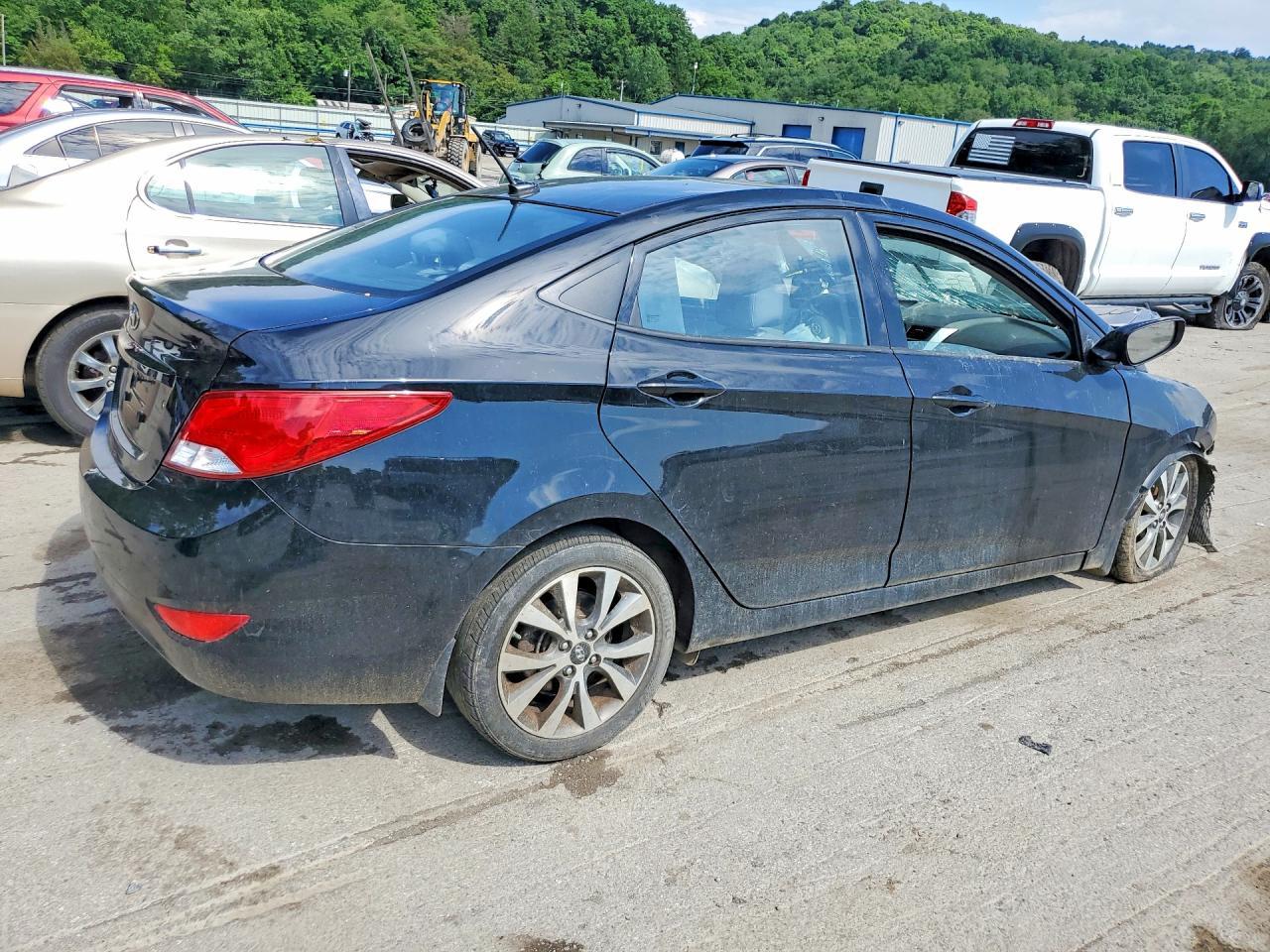 2017 Hyundai Accent Se - Фото 3
