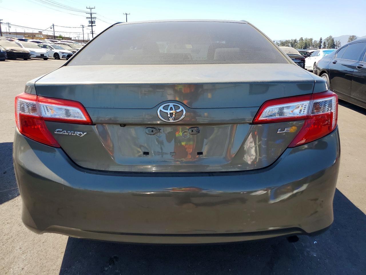 2014 Toyota Camry Le - Image 6