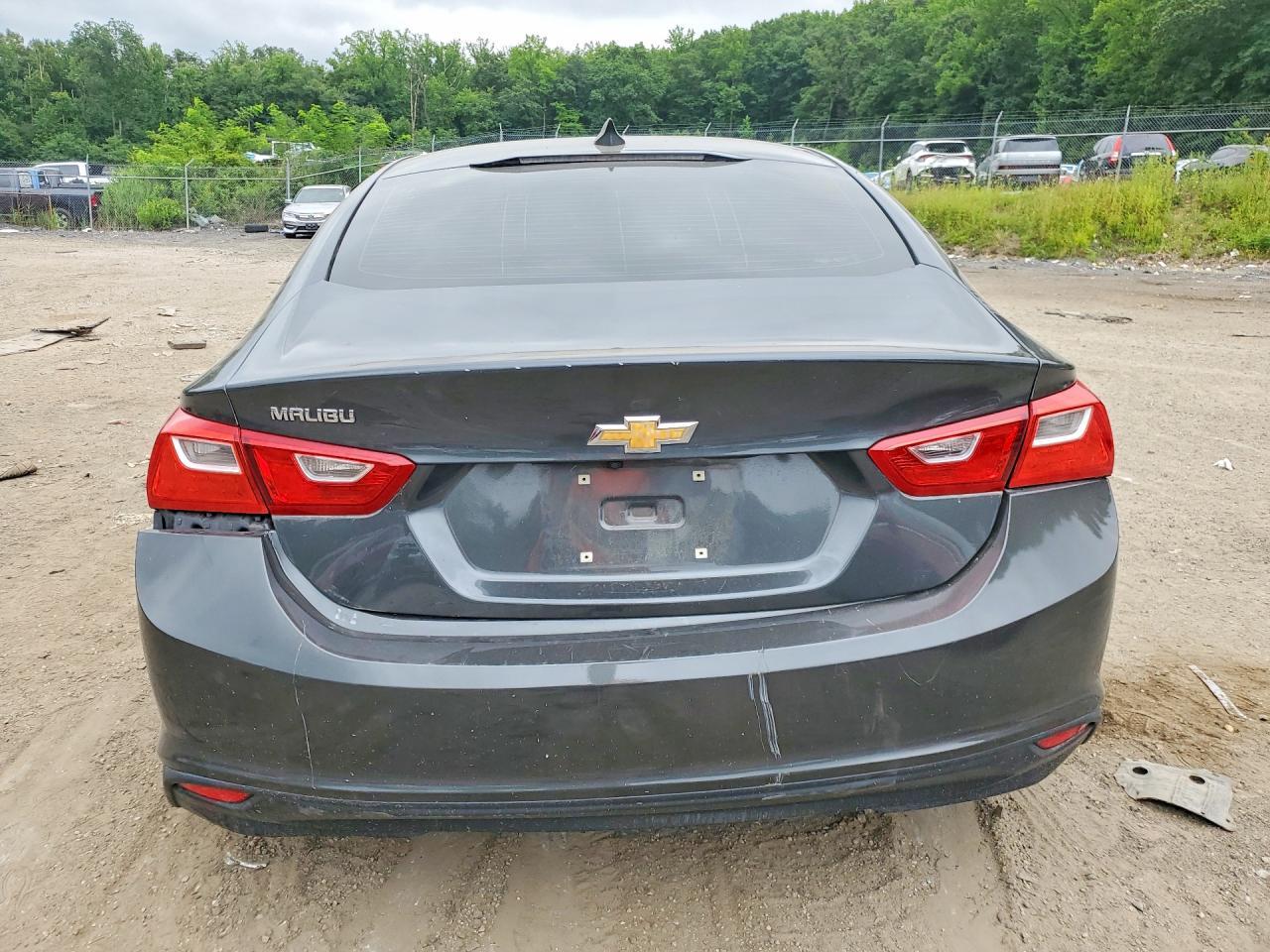 2018 Chevrolet Malibu Ls - Image 6