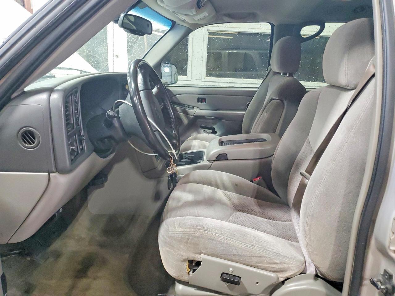 2004 Chevrolet Tahoe K1500 - Image 7