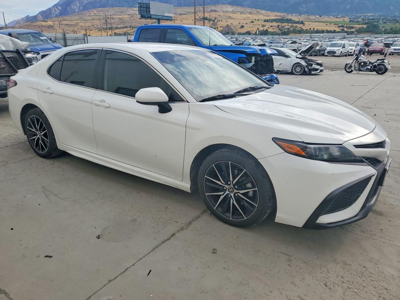 2021 Toyota Camry Se - Image 4