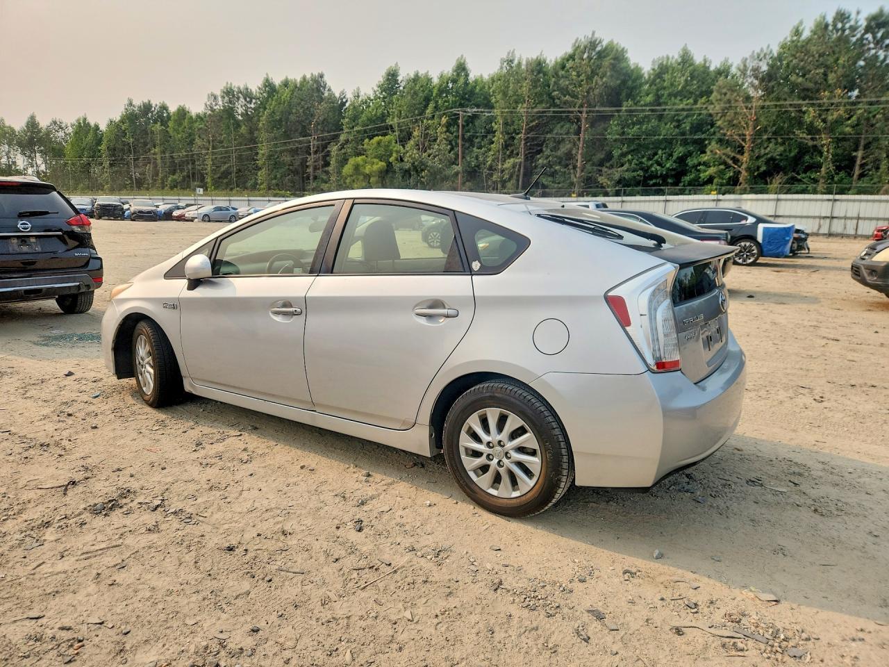 2013 Toyota Prius Plug-In Hybrid Base - Фото 2