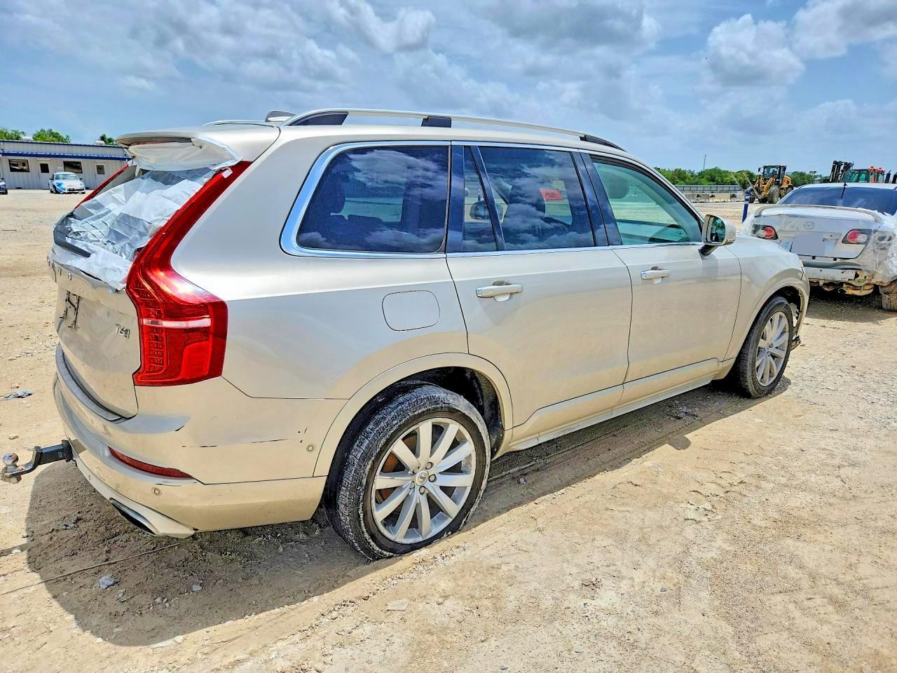 2016 Volvo Xc90 T6 - Image 3