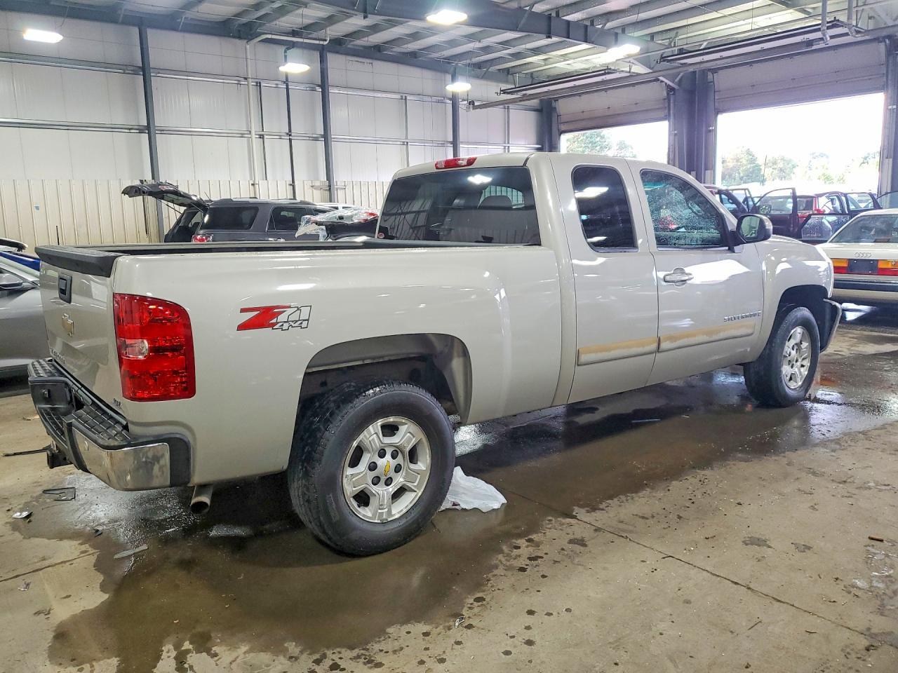 2008 Chevrolet Silverado K1500 - Фото 3