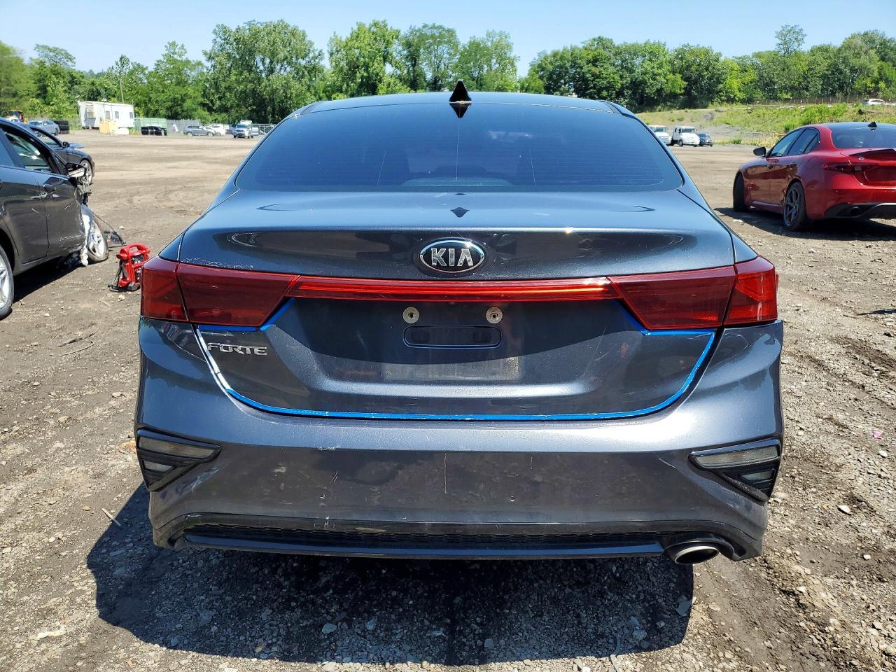 2019 Kia Forte Lxs - Image 6