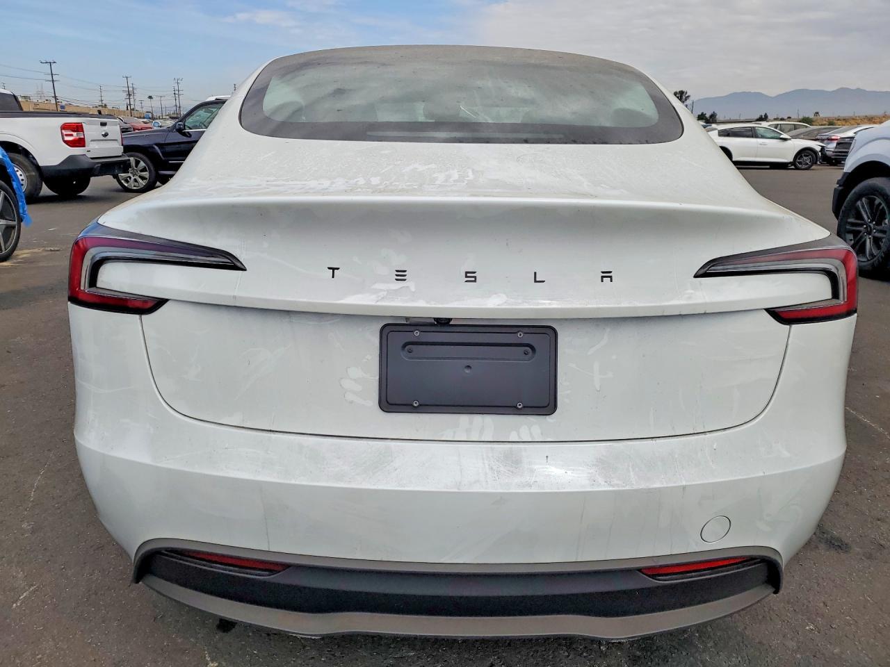 2026 Tesla Model 3 - Фото 6