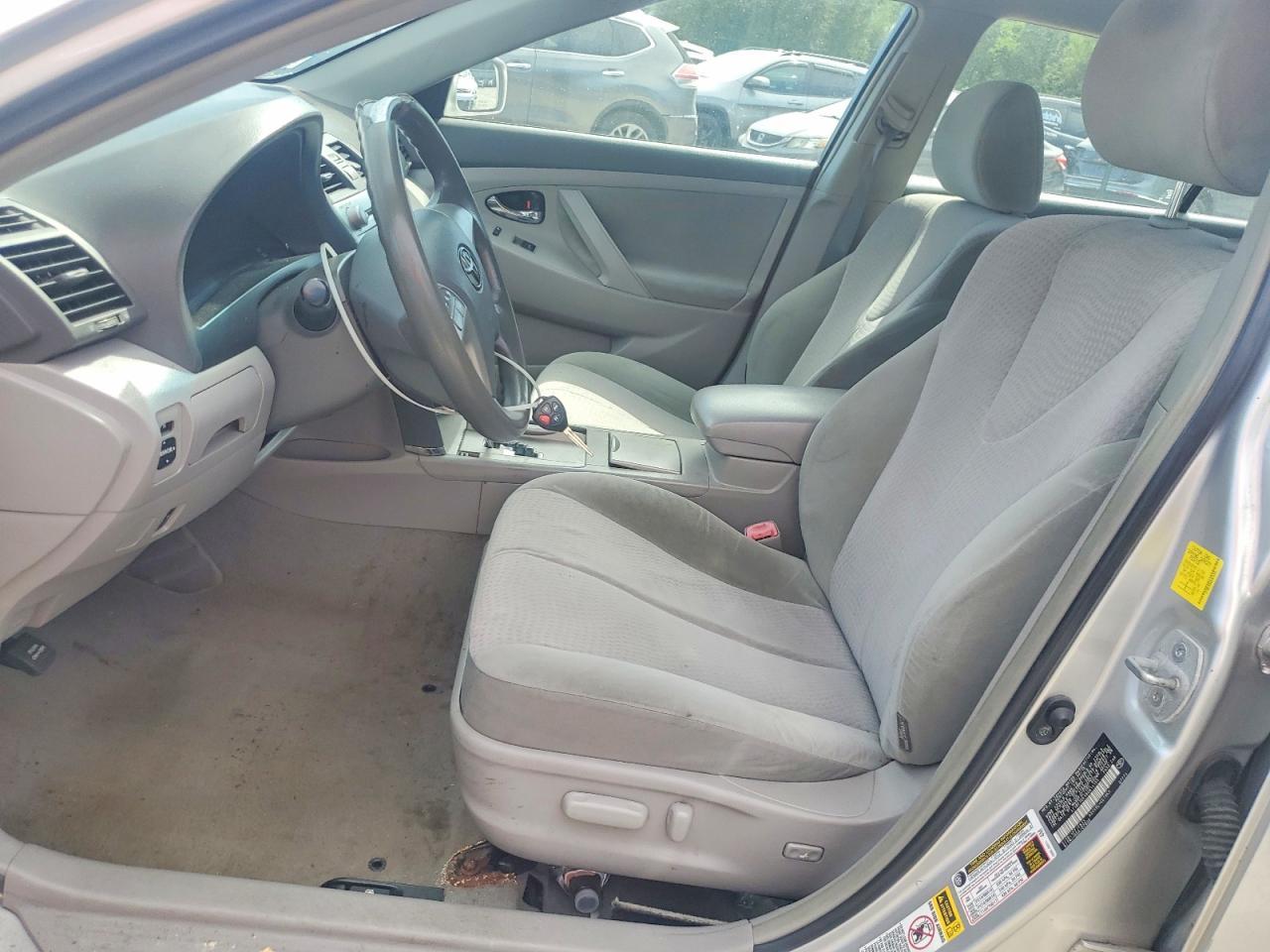 2011 Toyota Camry Le - Image 7