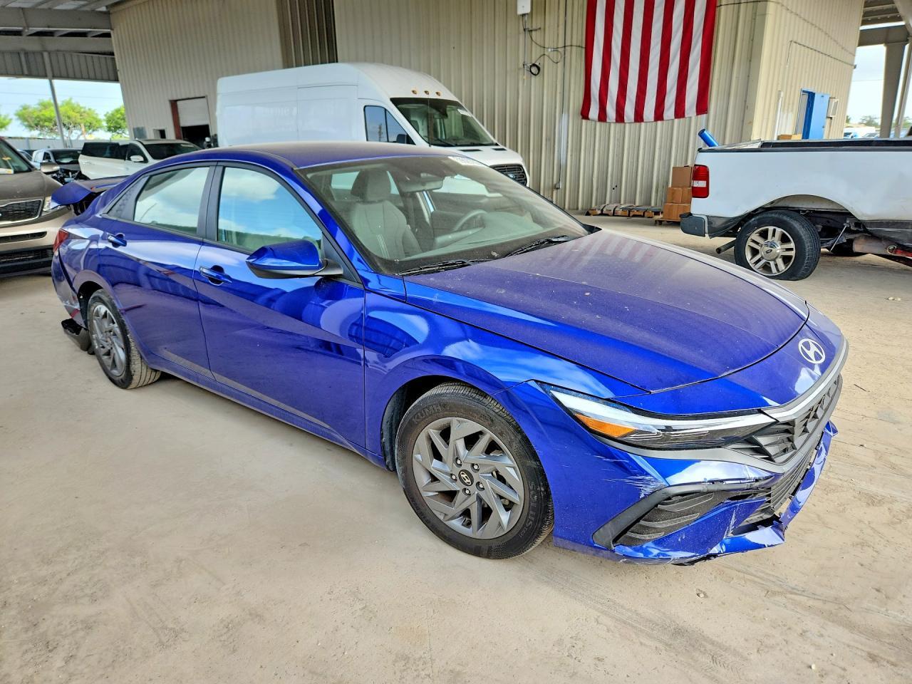 2024 Hyundai Elantra Sel - Фото 4
