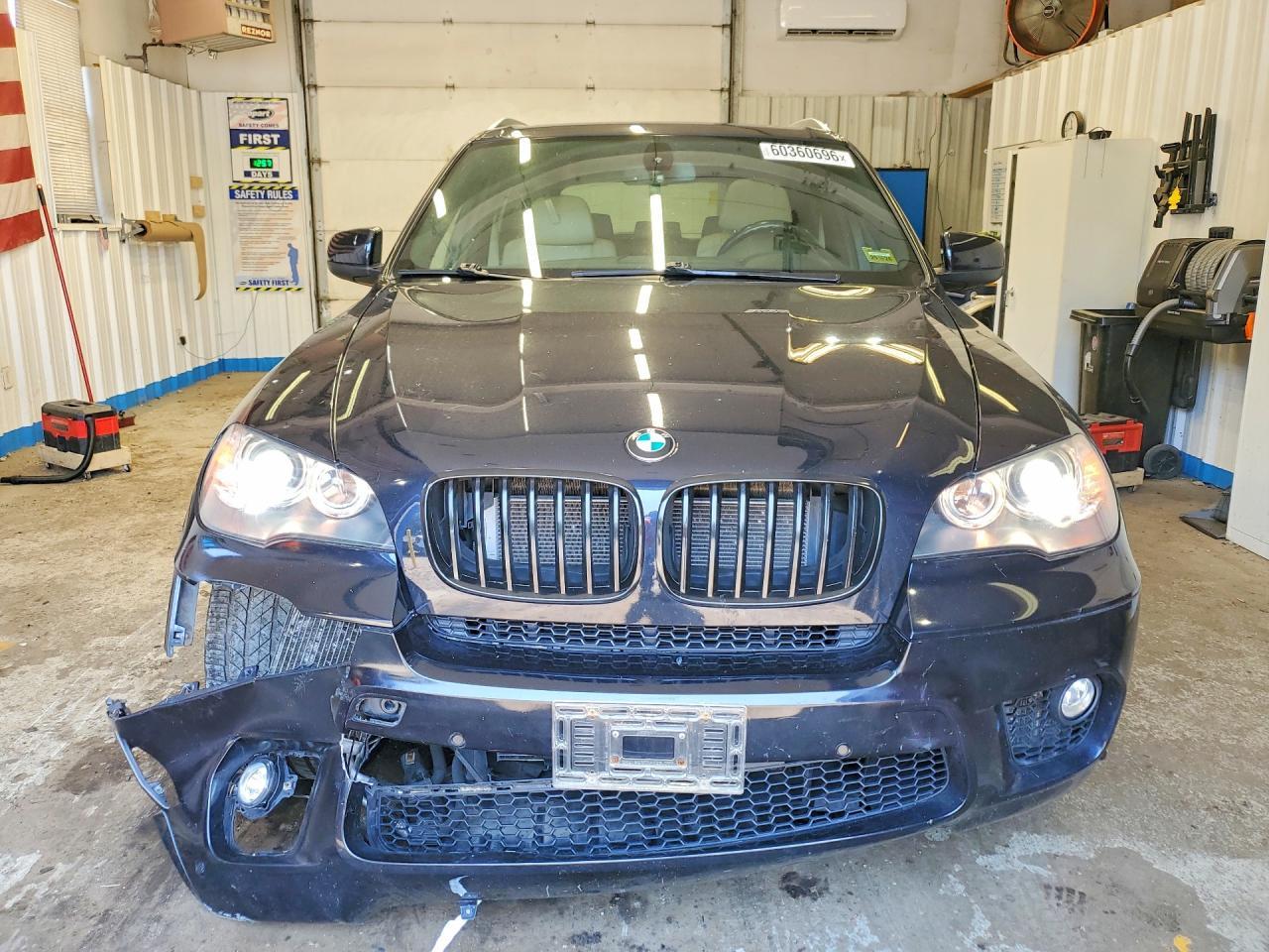 2011 BMW X5 xDrive50I - Фото 5