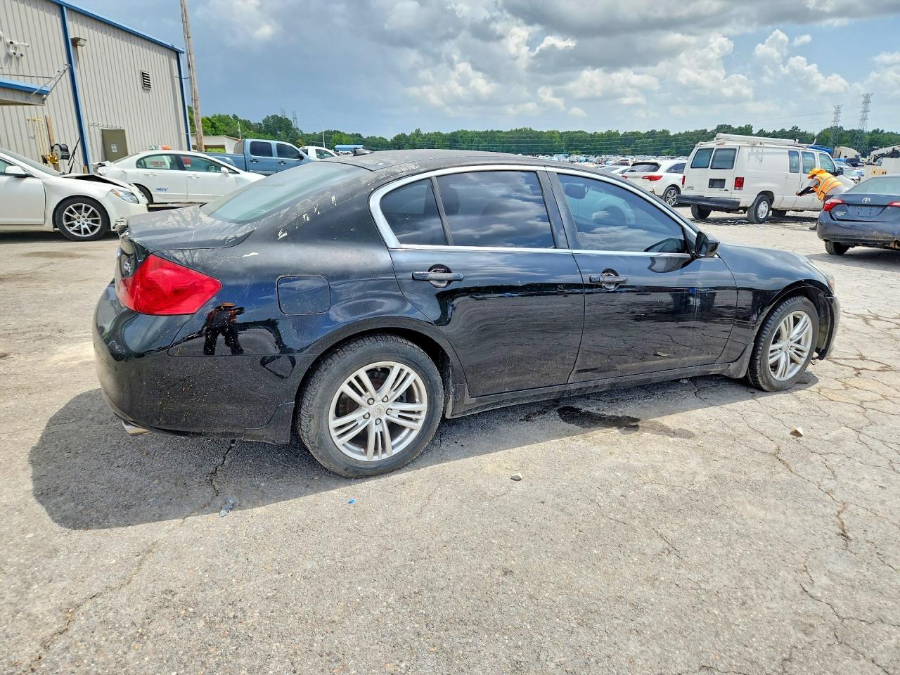 2013 Infiniti G37 Sedan X - Фото 3