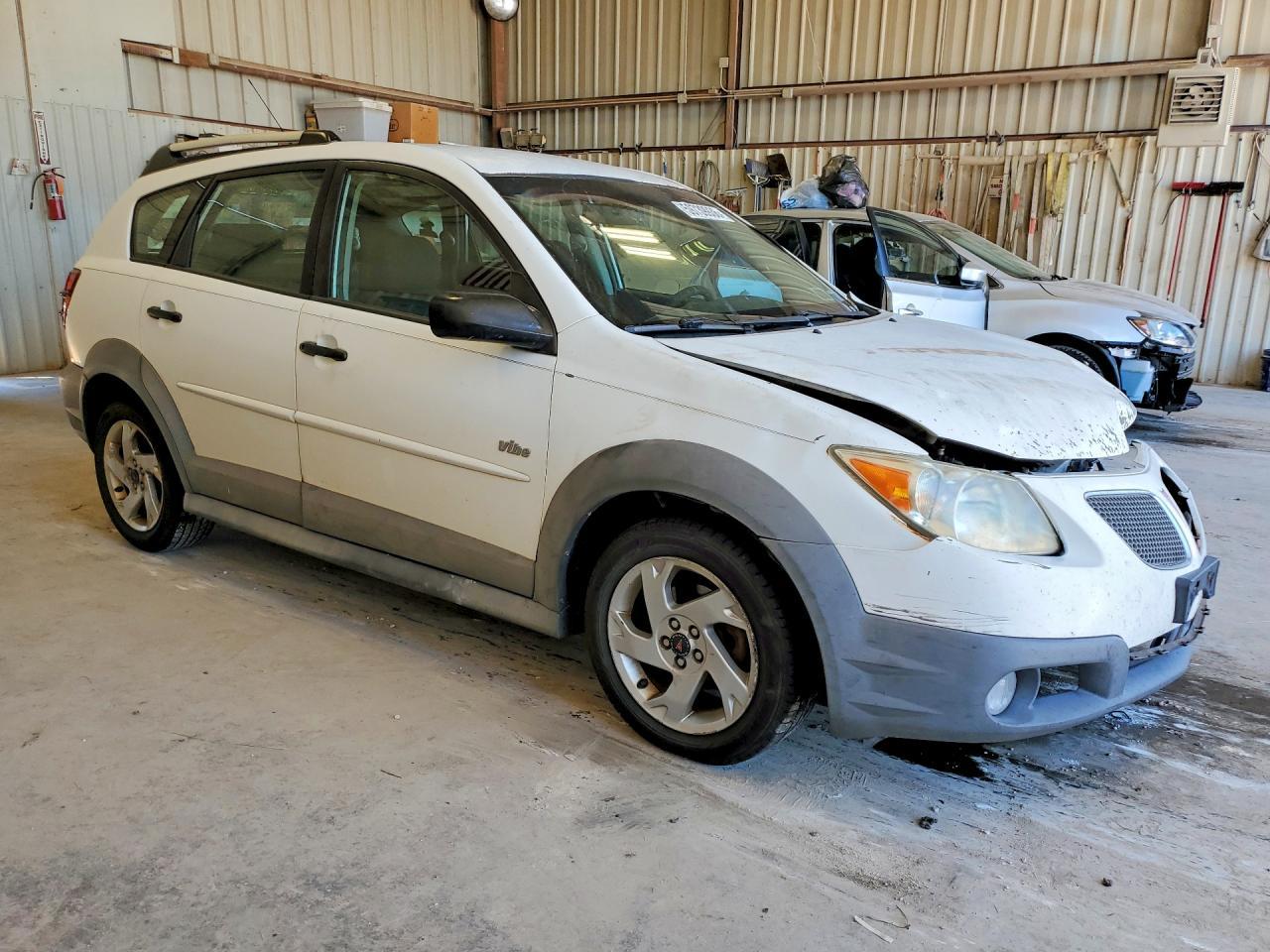 2008 Pontiac Vibe - Image 4