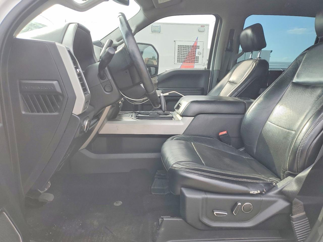2019 Ford F450 Super Duty - Image 7