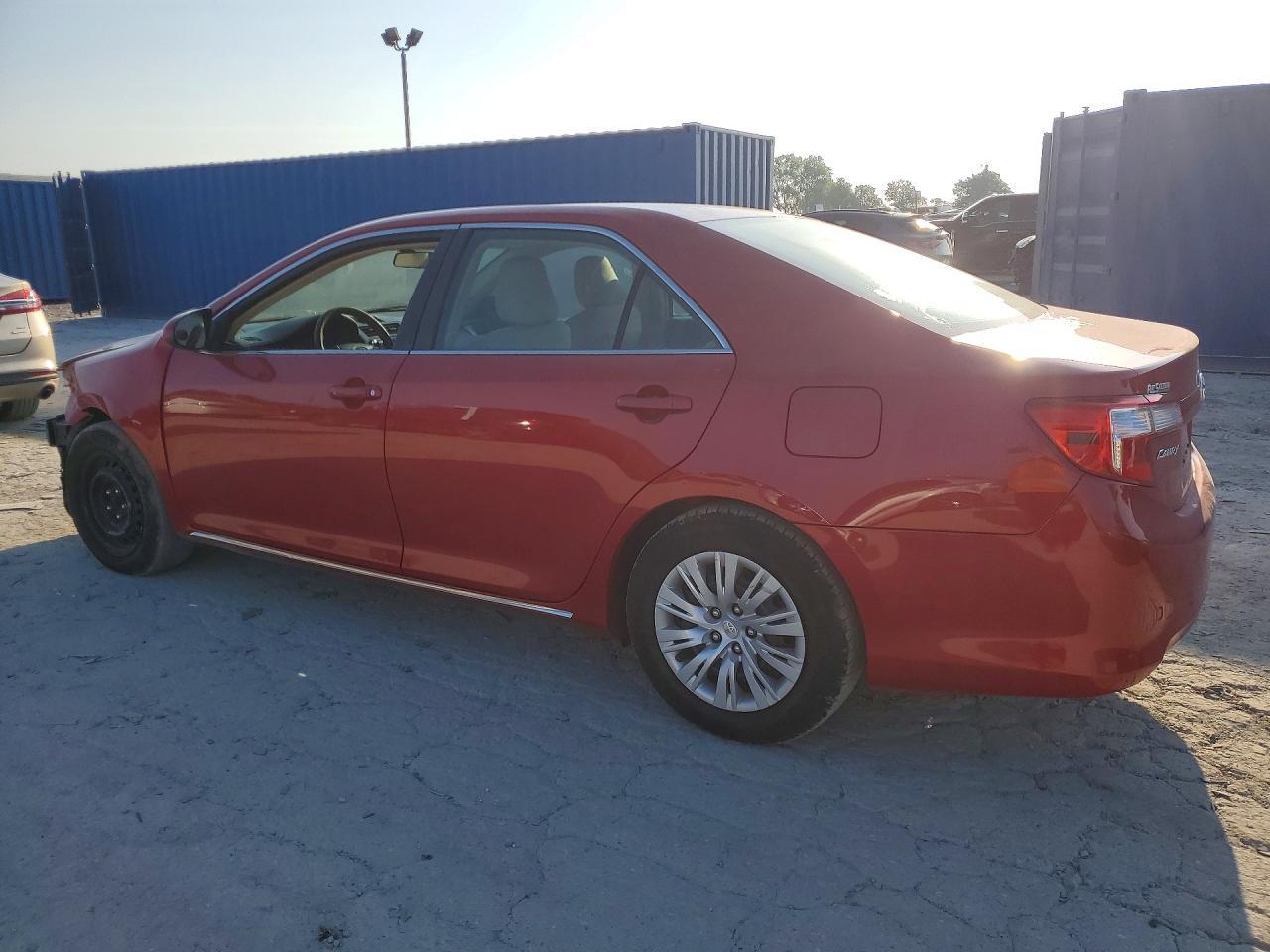 2014 Toyota Camry Le - Image 2