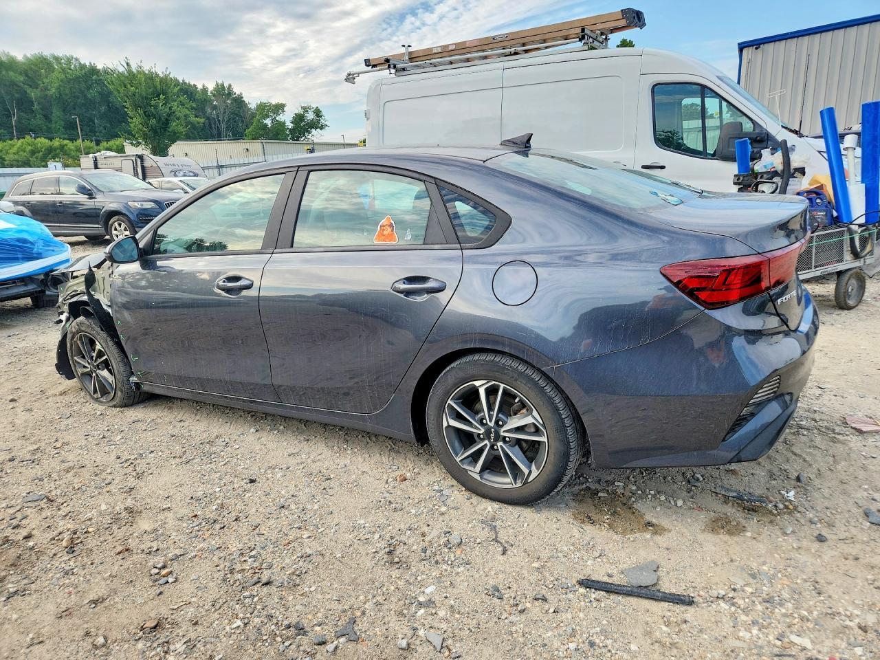 2023 Kia Forte Lxs - Image 2