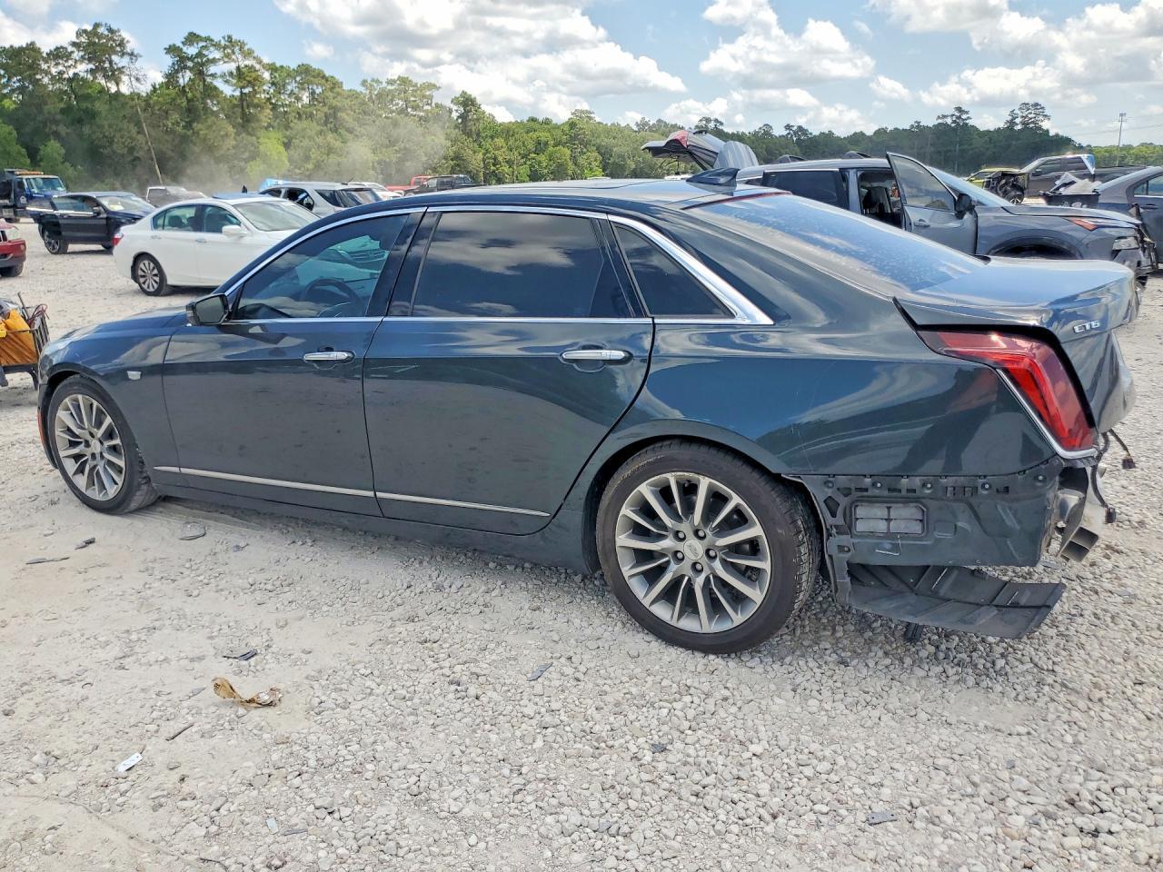 2018 Cadillac Ct6 Luxury - Image 2