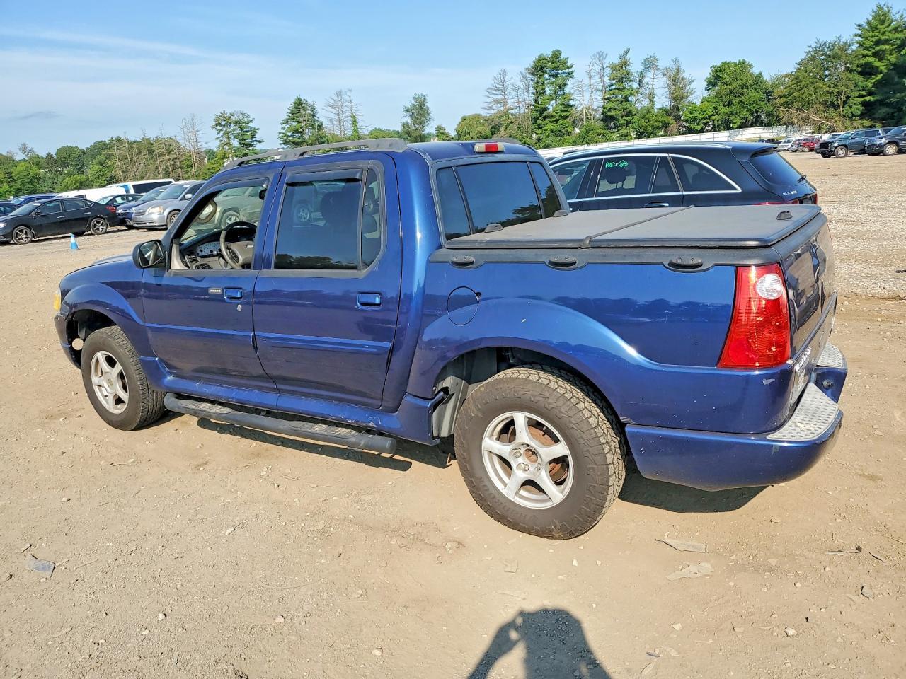 2005 Ford Explorer - Фото 2