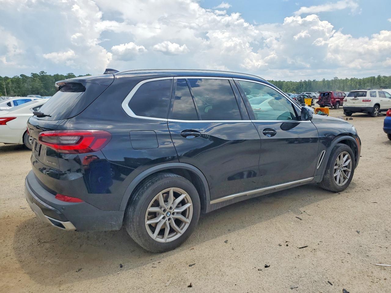 2022 BMW X5 xDrive40I - Image 3