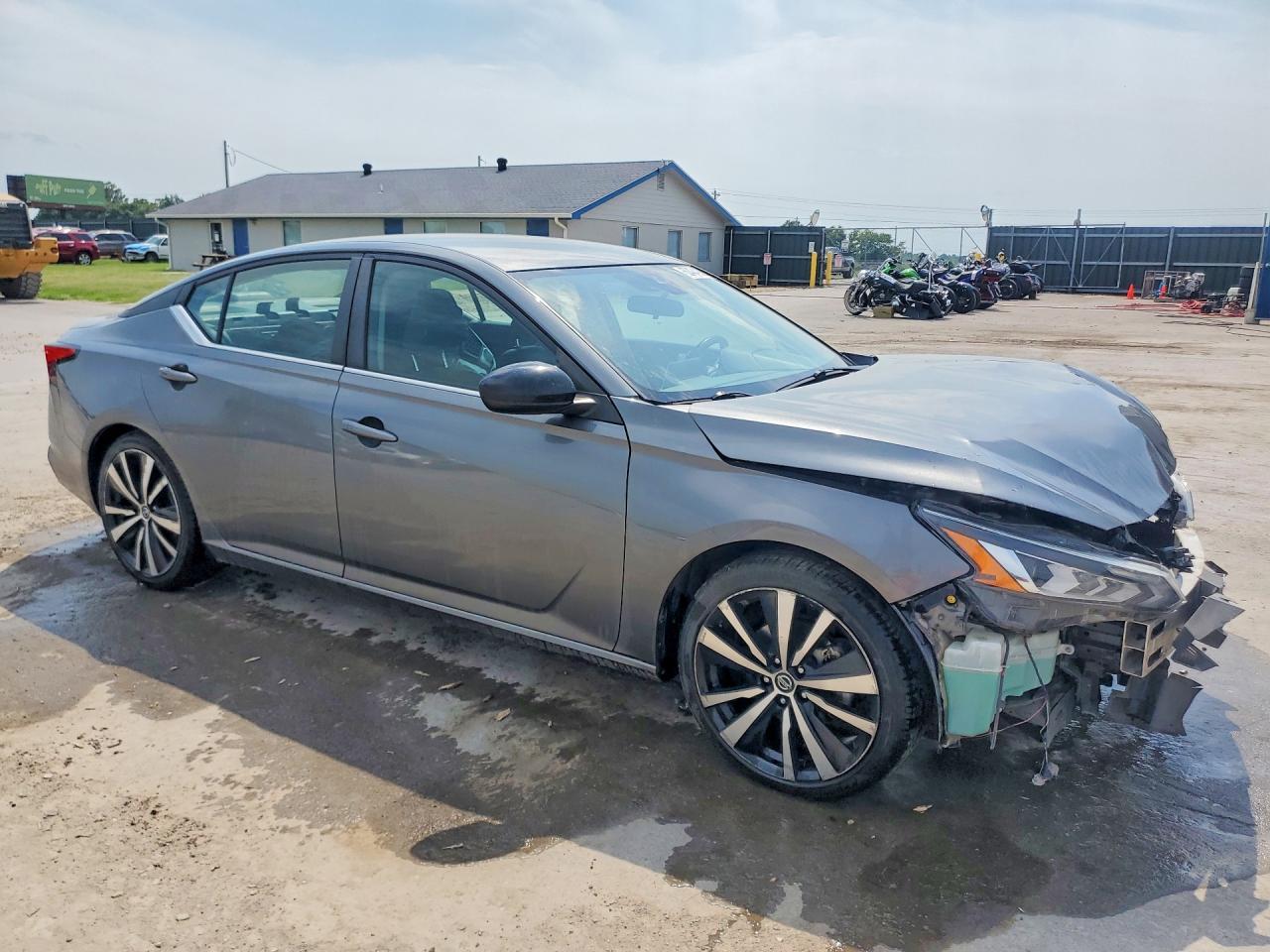 2022 Nissan Altima Sr - Фото 4