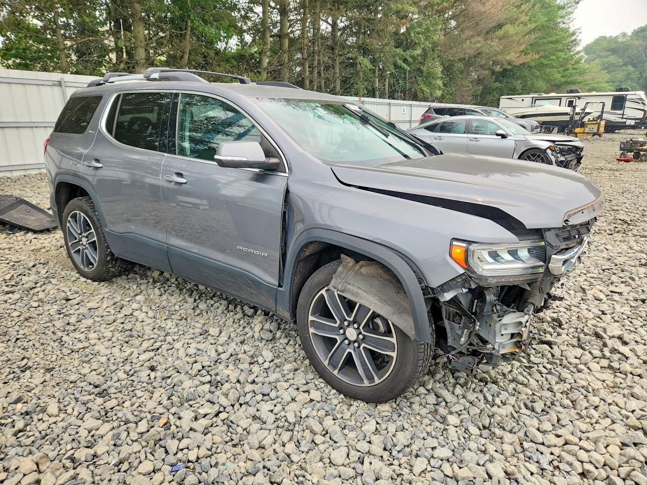 2020 GMC Acadia Slt - Image 4