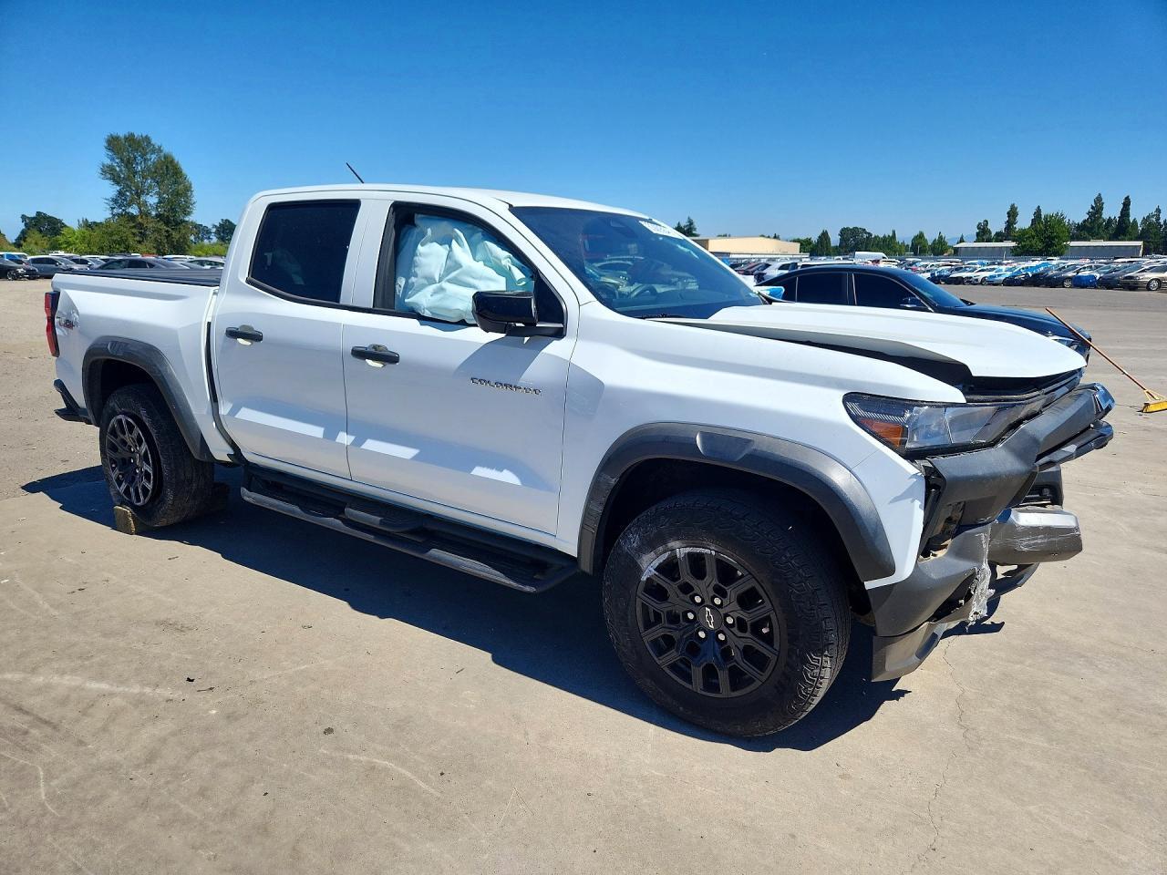 2023 Chevrolet Colorado Trail Boss - Фото 4