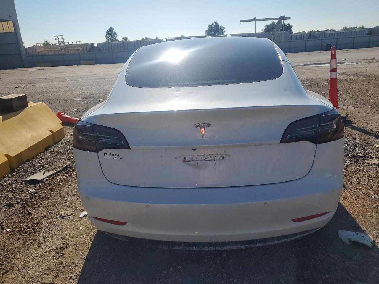 2022 Tesla Model 3 - Фото 6