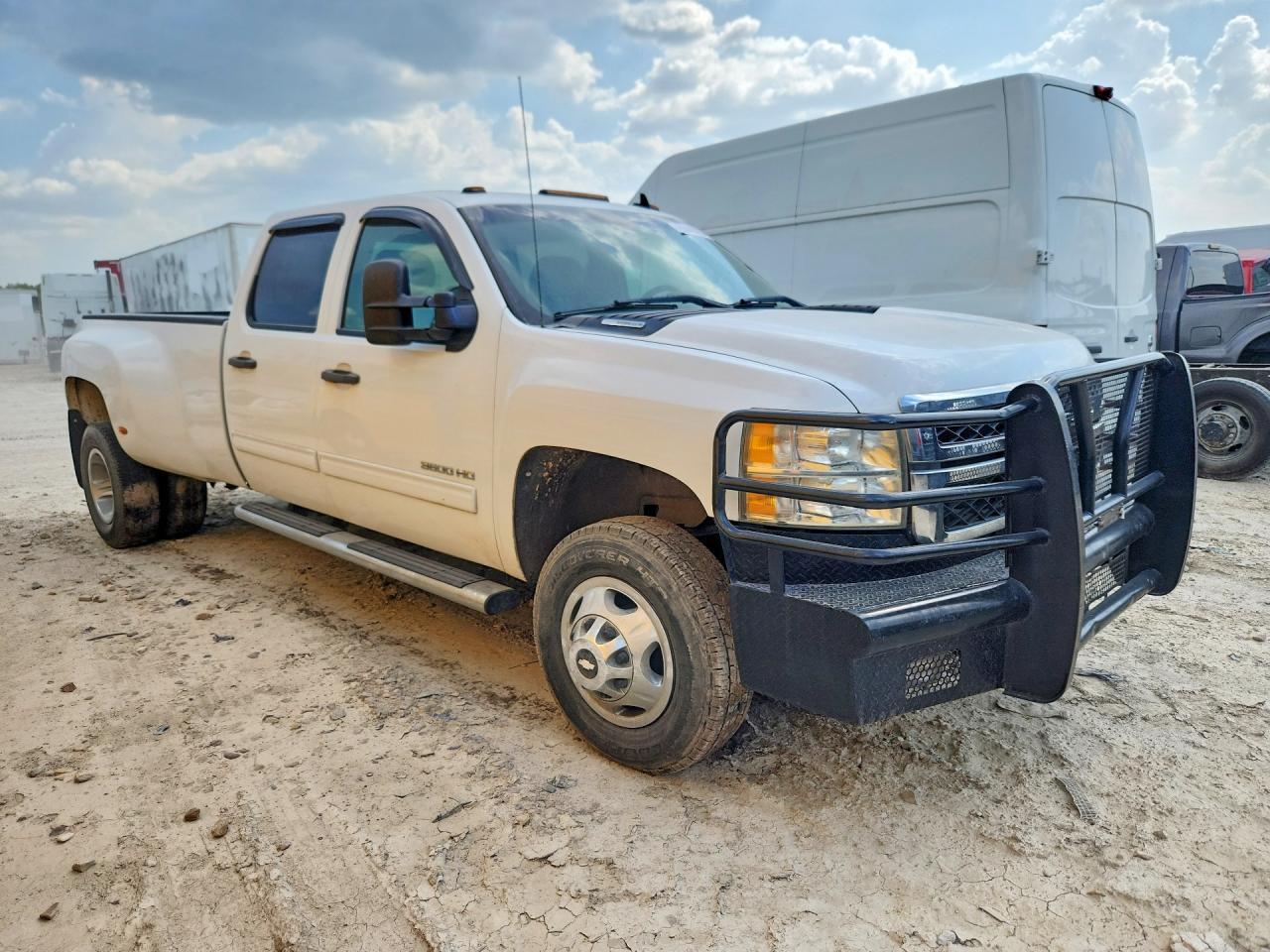 2011 Chevrolet Silverado K3500 Lt - Image 4