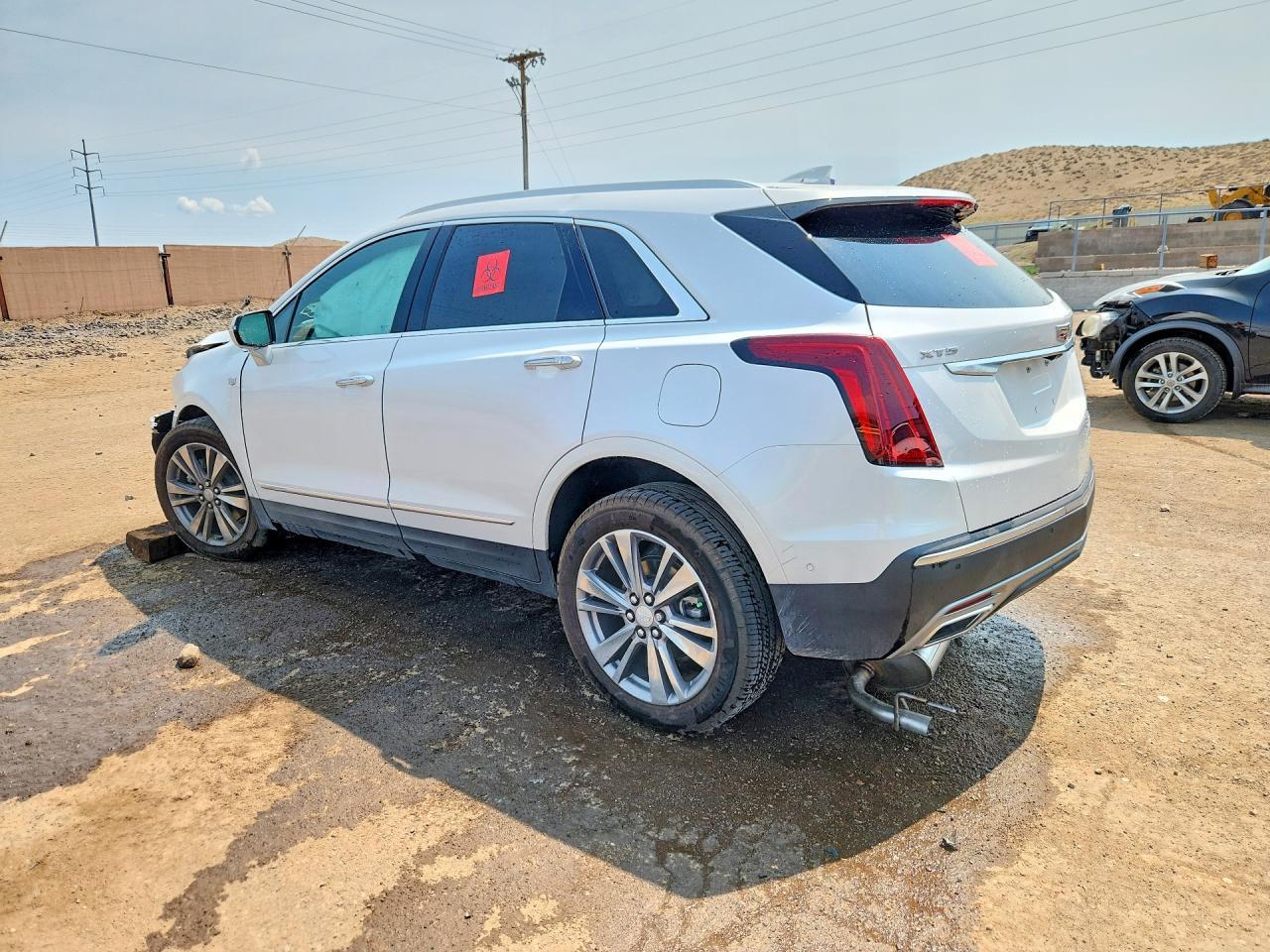 2025 Cadillac Xt5 Premium Luxury - Image 2