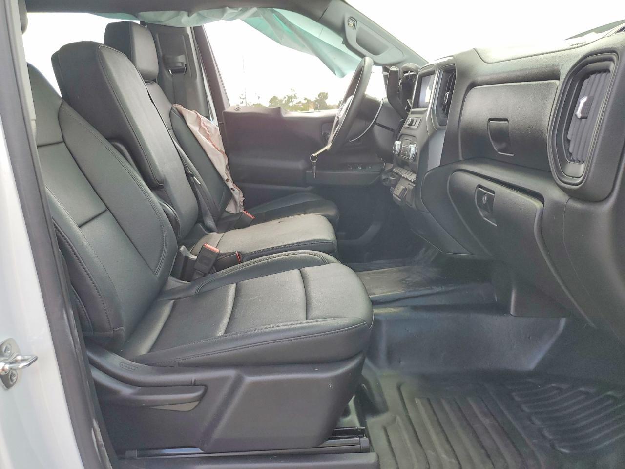 2025 GMC Sierra K3500 - Image 7