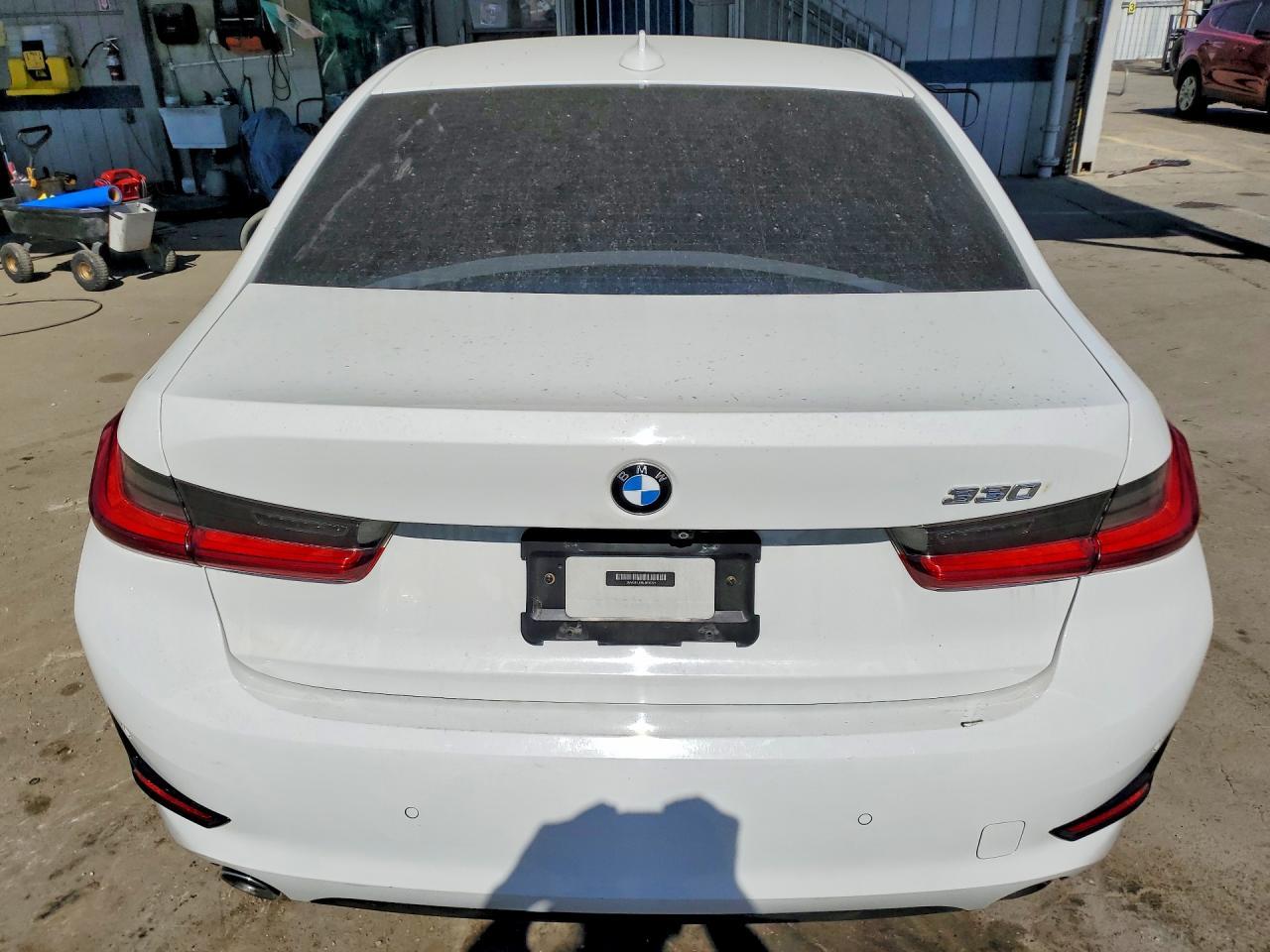 2020 BMW 330I - Фото 6