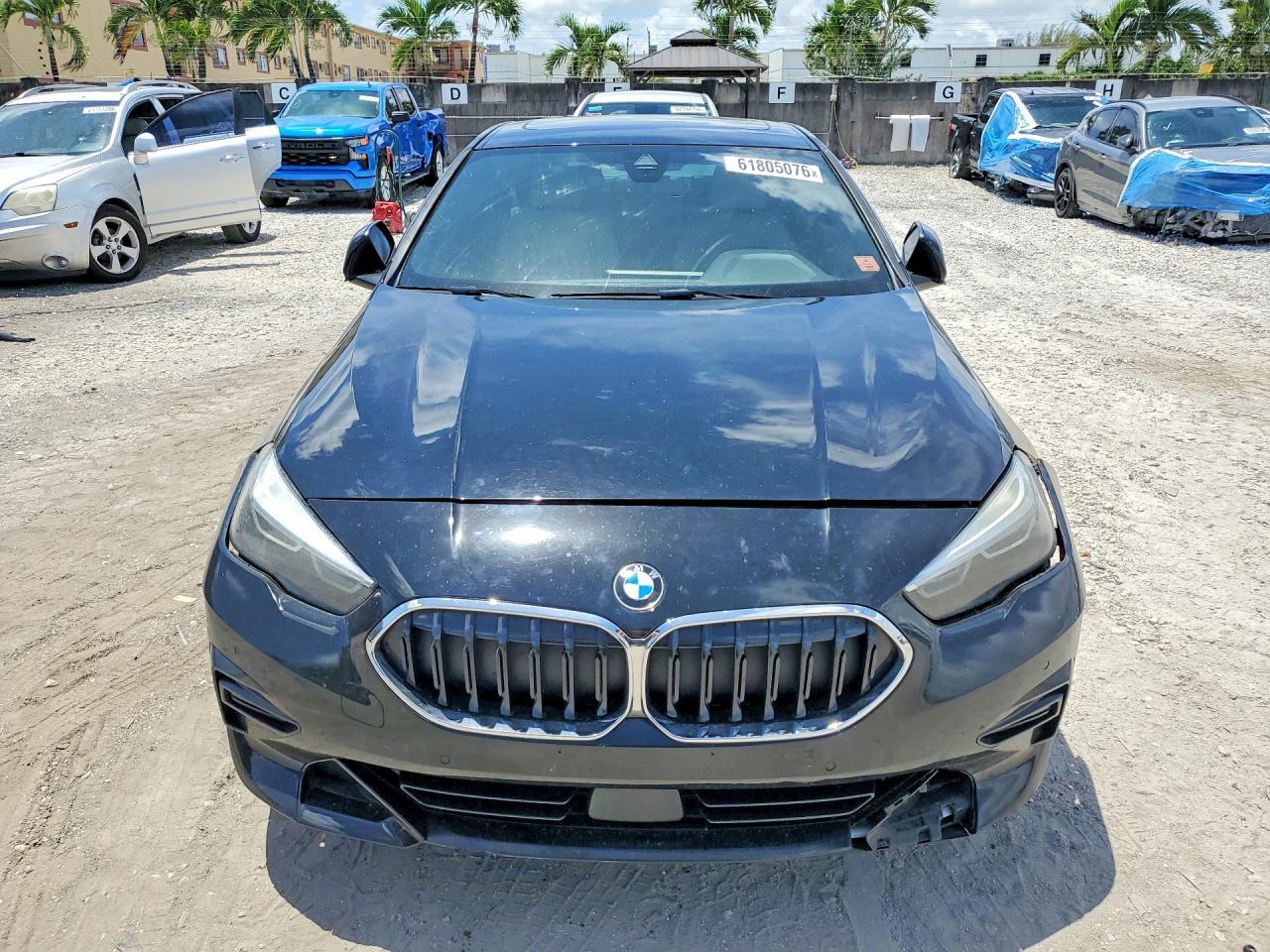 2022 BMW 228Xi - Фото 5
