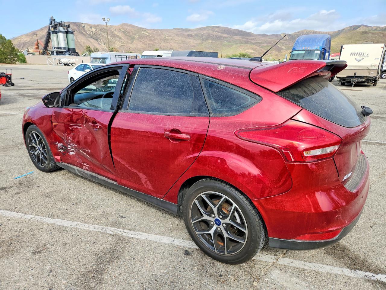 2017 Ford Focus Sel - Image 2