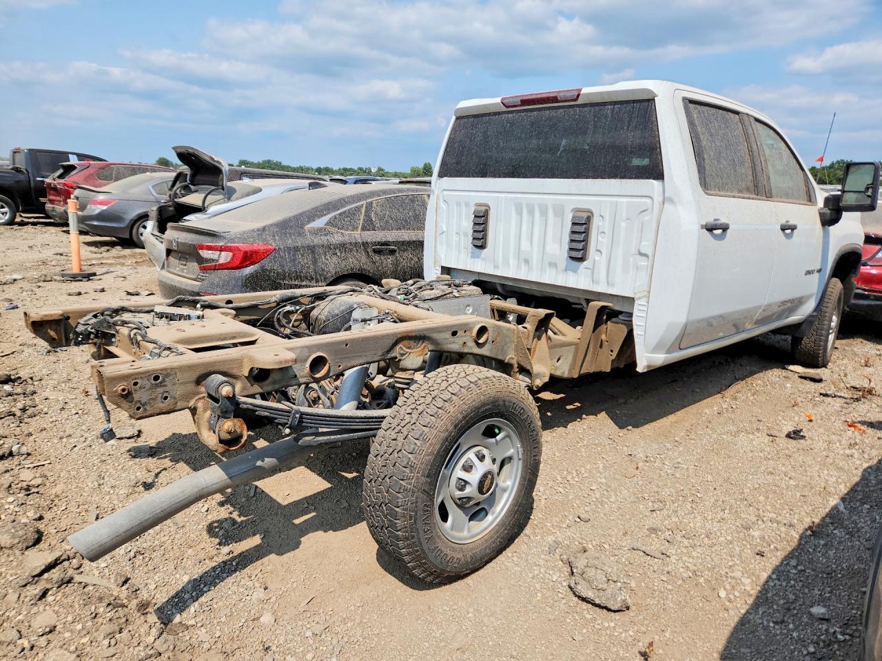 2024 Chevrolet Silverado K2500 Heavy Duty - Image 3