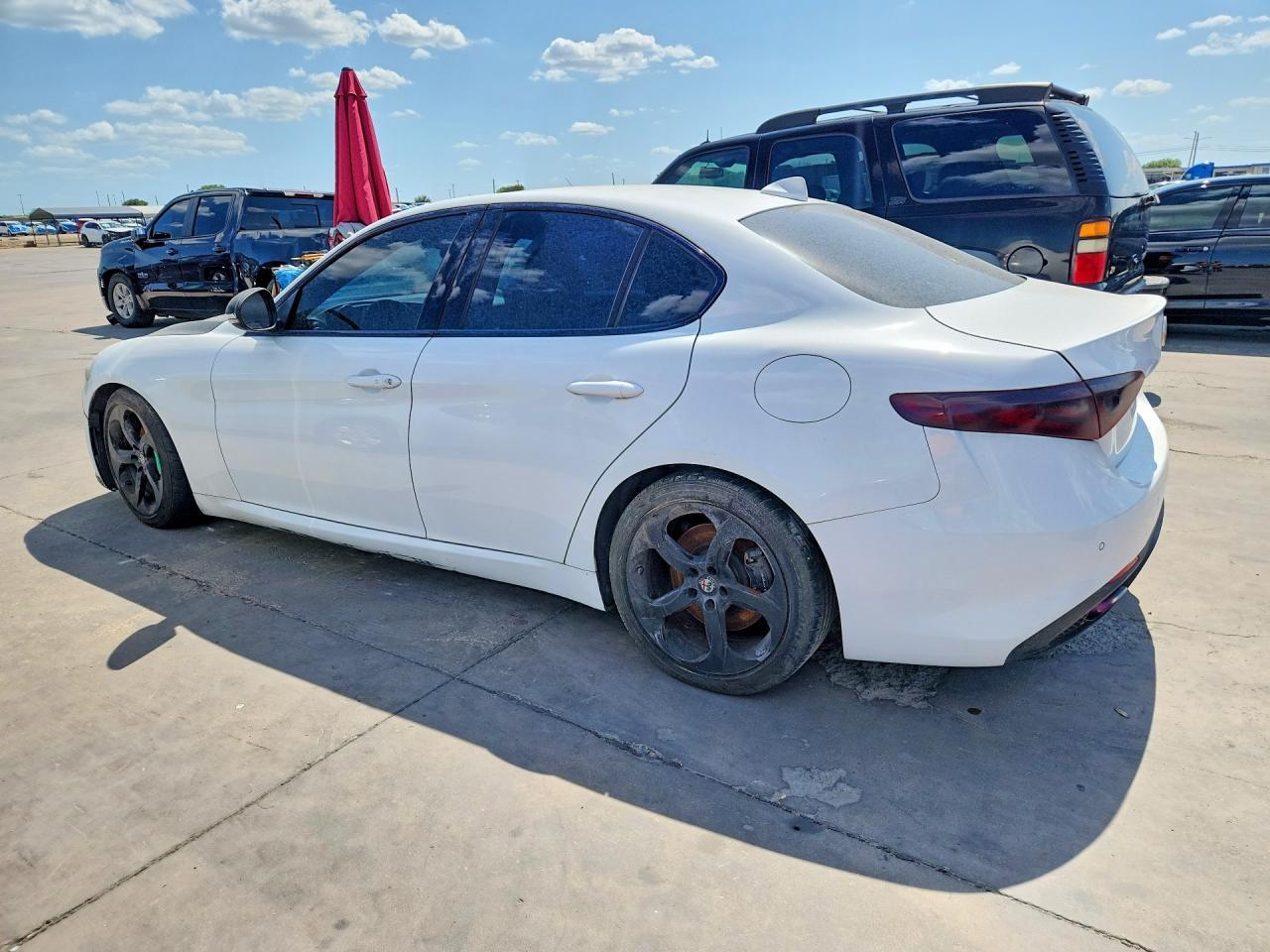 2018 Alfa Romeo Giulia - Image 2