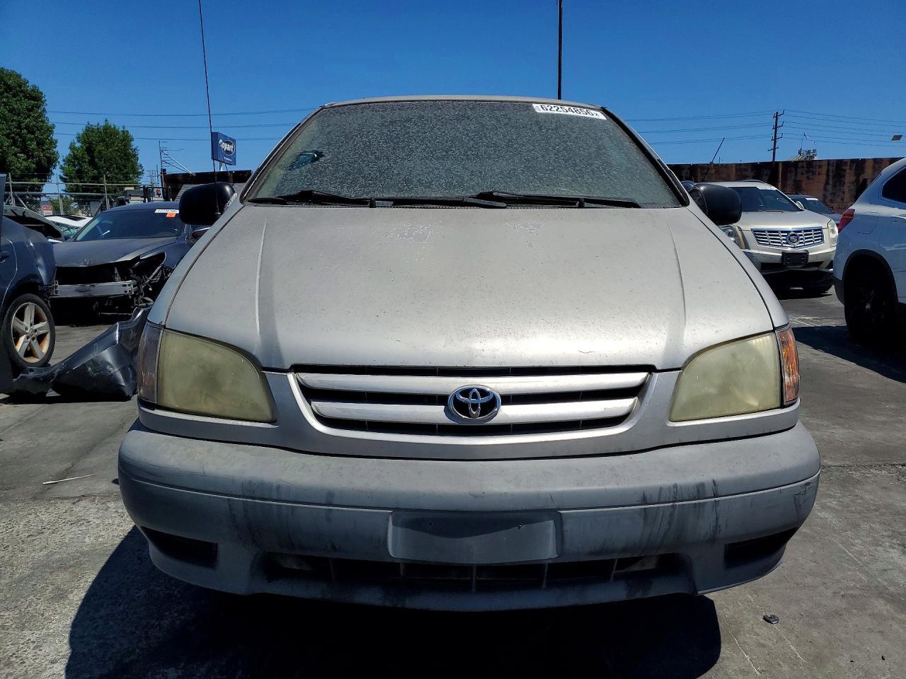 2001 Toyota Sienna Ce - Фото 5