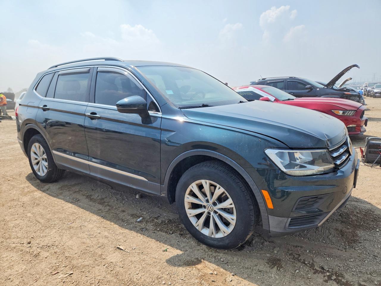 2018 Volkswagen Tiguan Se - Фото 4
