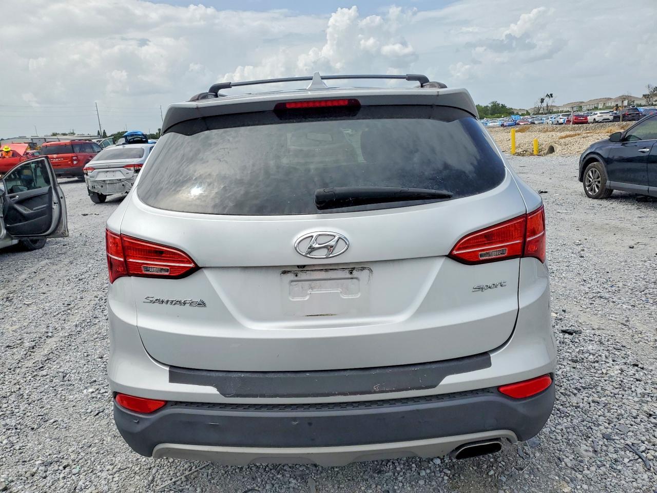 2015 Hyundai Santa Fe Sport 2.4L - Image 6