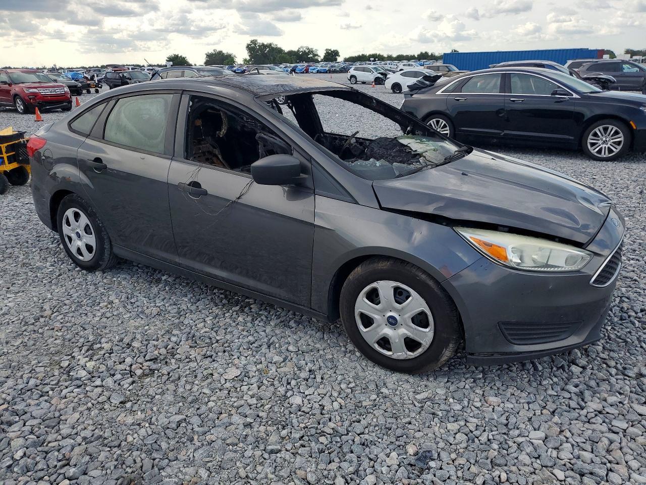 2015 Ford Focus S - Image 4