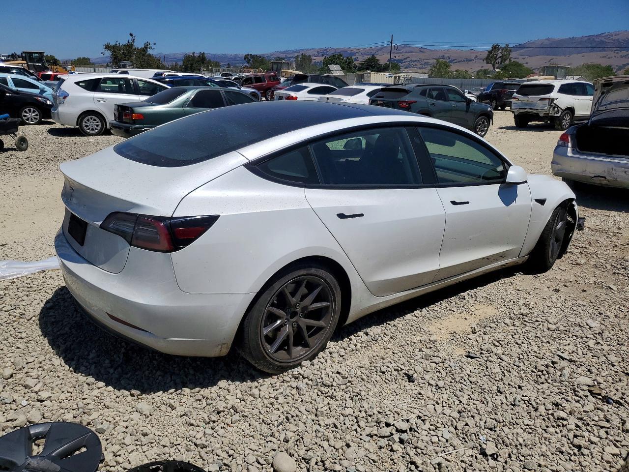 2023 Tesla Model 3 - Image 3
