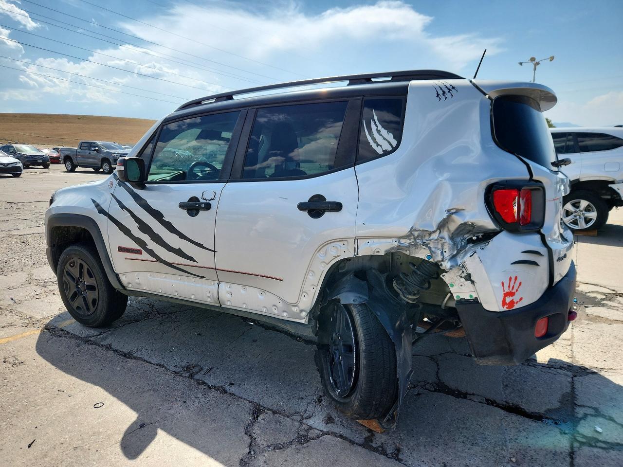 2018 Jeep Renegade Trailhawk - Image 2
