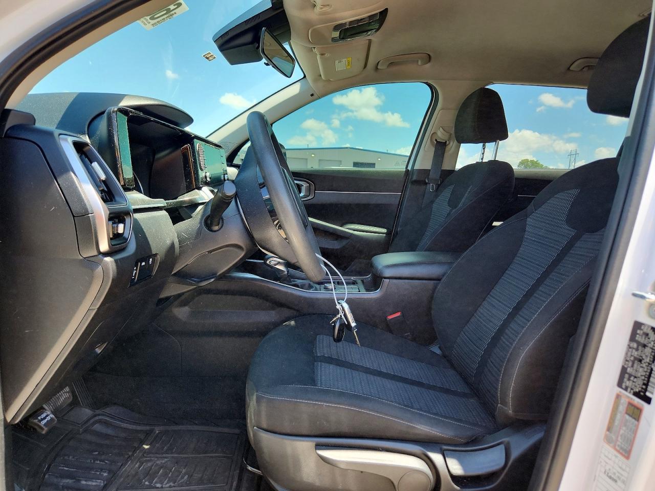 2023 Kia Sorento Lx - Image 7