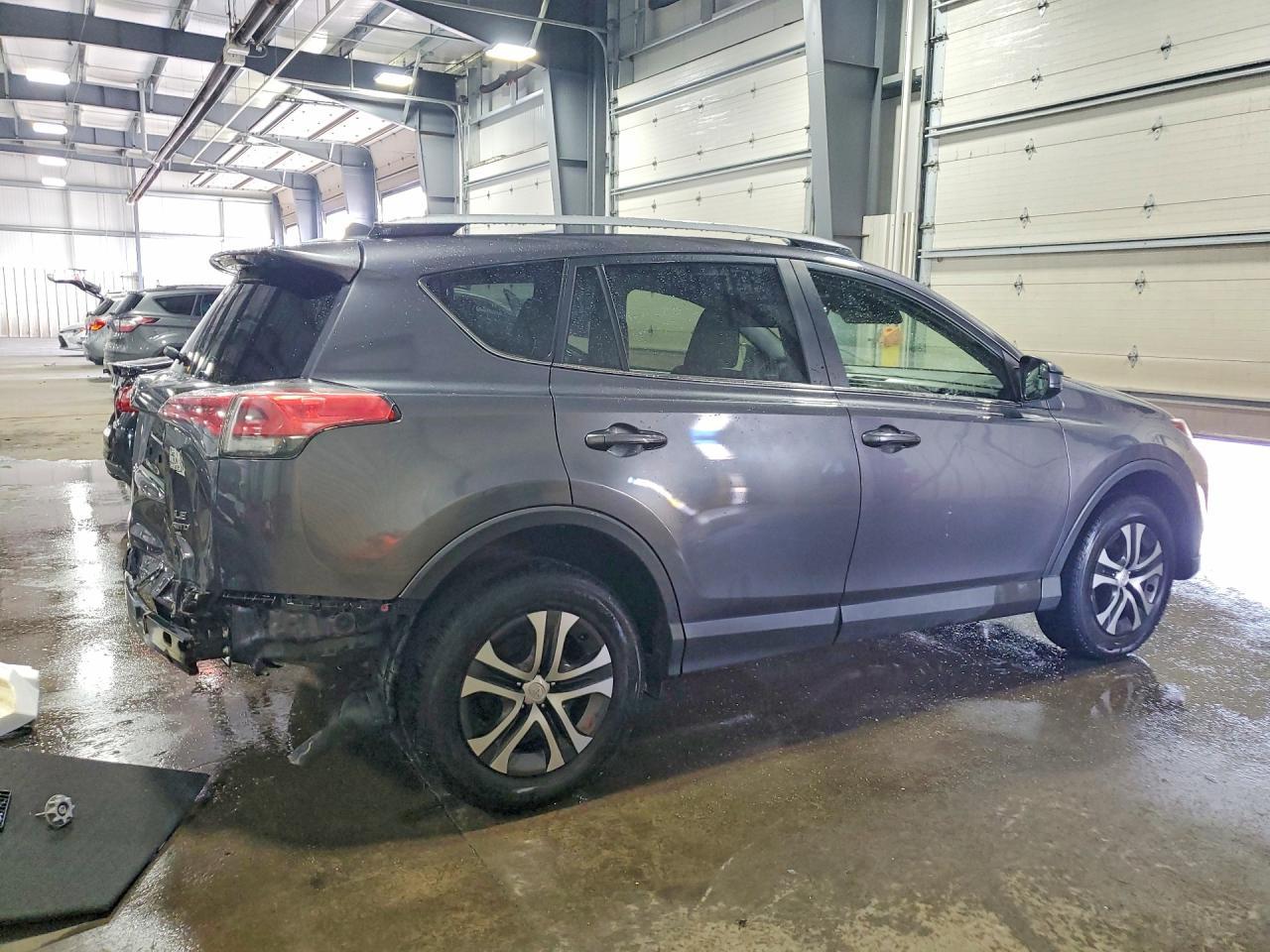 2017 Toyota Rav4 Le - Image 3