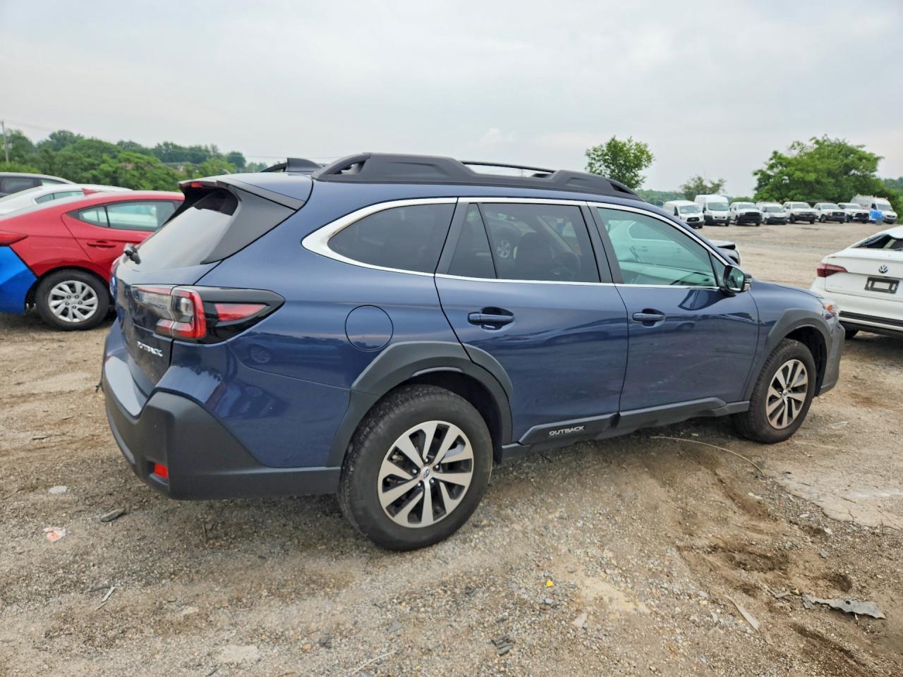 2024 Subaru Outback Premium - Image 3