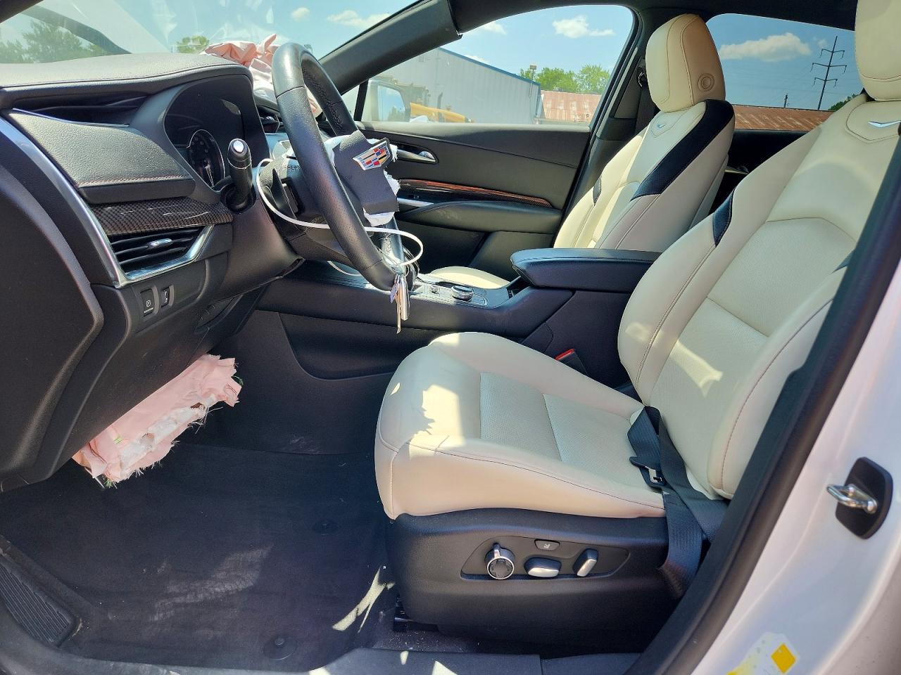2022 Cadillac Xt4 Sport - Image 7